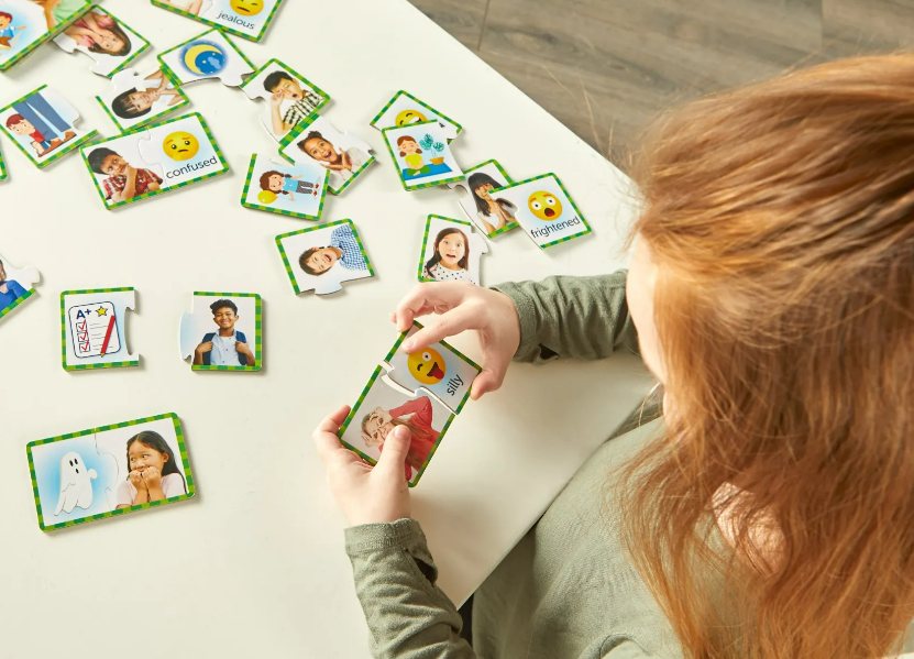 Feelings & Emotions Puzzle Cards Pocity a emoce v angličtině