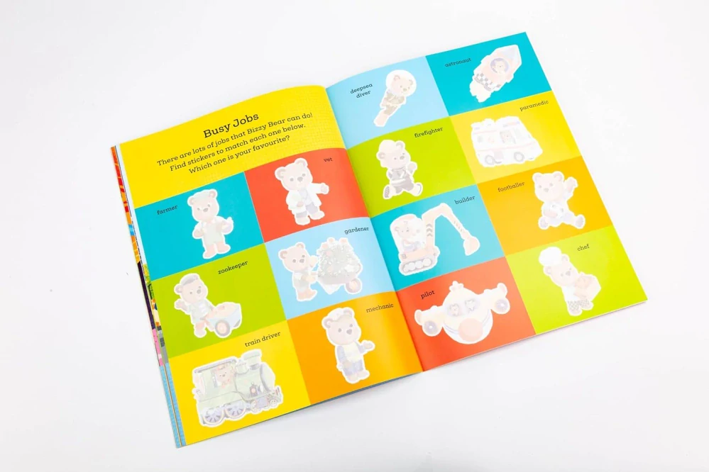 Bizzy Bear Sticker Book: Busy Jobs obrázkový sešit se samolepkami