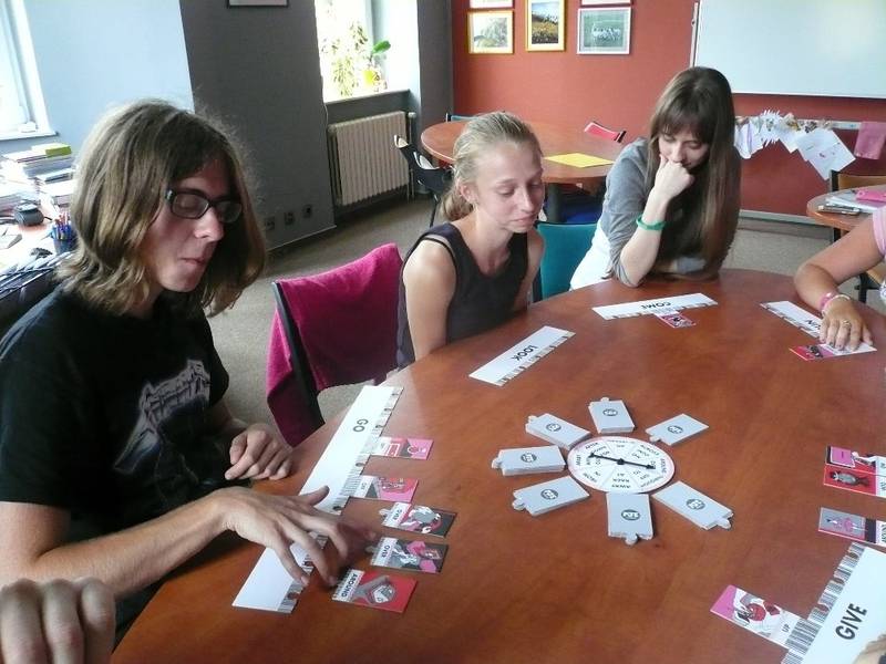 Look For, Look Out! Anglická frázová slovesa stolní hra